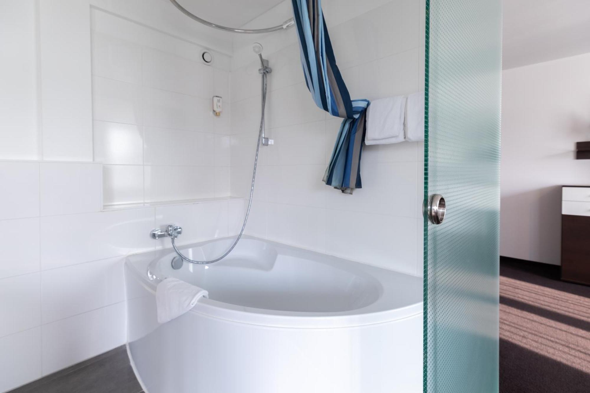 Business Comfort Room